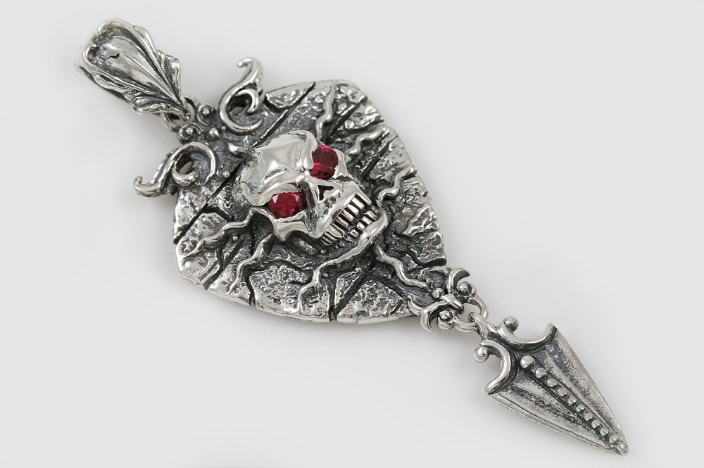Hypnosis Red Eyed Skull Arrow Silver Pendant PT-094