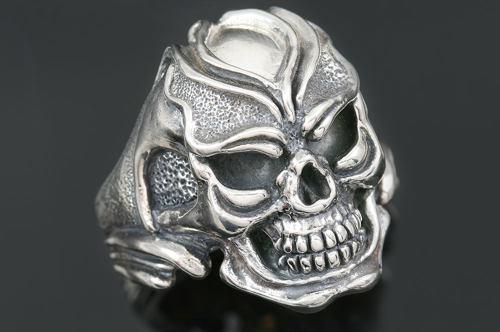 Luppo Oxidized Silver Skull Ring MR-151