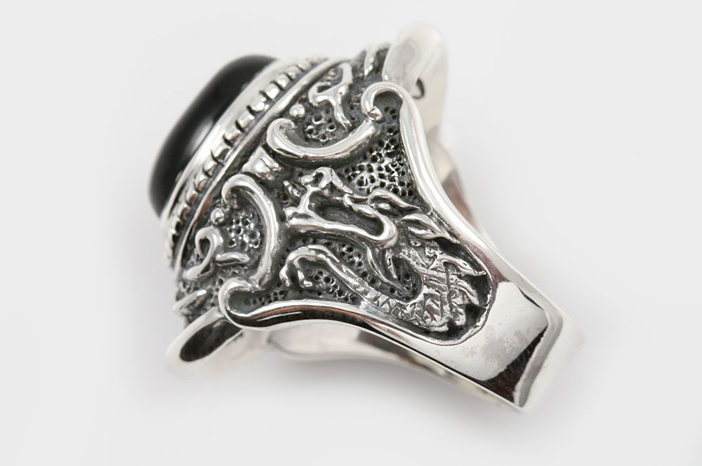 Ozidos Gothic Dragon Cabochon Onyx Oxidized Silver Ring LR-094