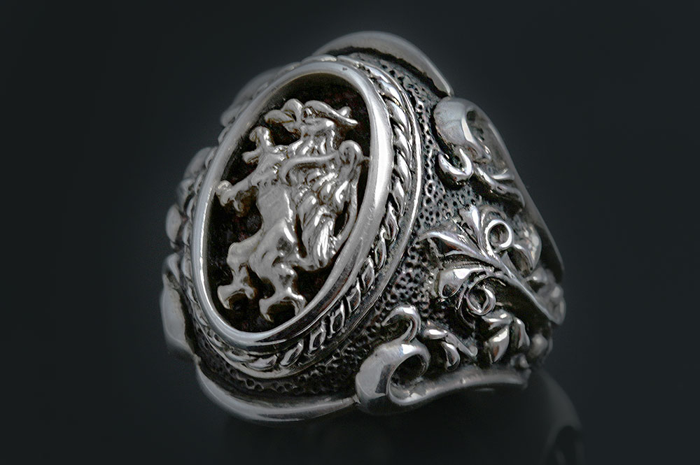 Rampant Griffin Baroque Style Silver Ring UR-071S